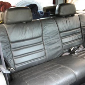 rear leather w/headrests