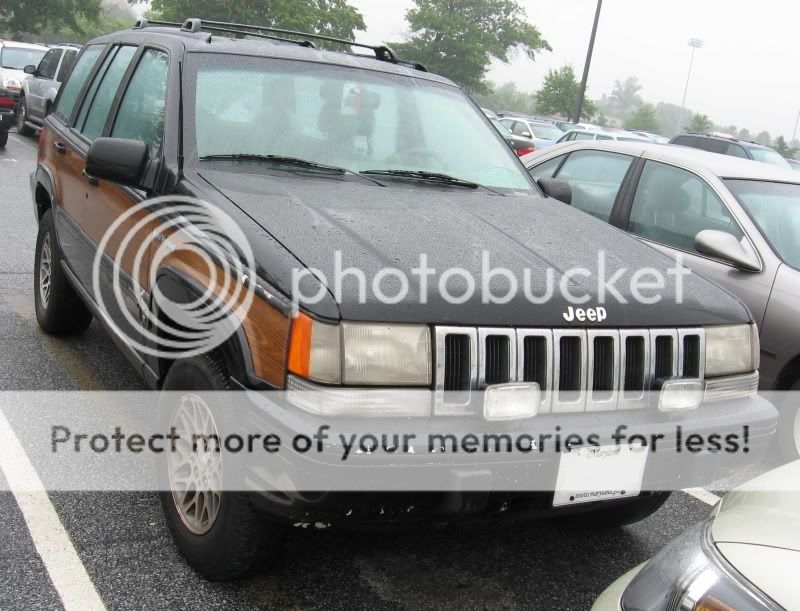 1993-Jeep-Grand-Wagoneer-Front.jpg